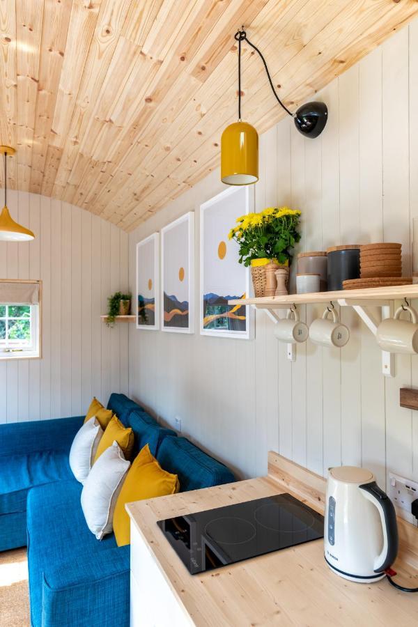 Enchanting Tiny House With Wood Burner And Hot Tub In Cairngorms Ballater Exterior foto